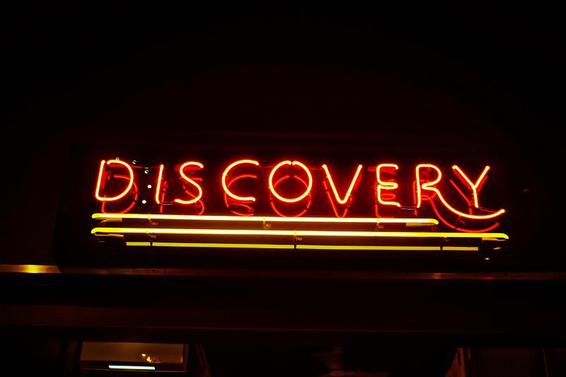 Discovery sign